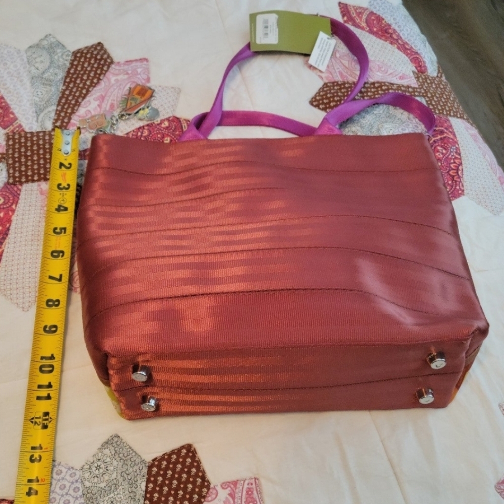 Harveys Shag Disney Wonderground Tiki purse - Picture 2 of 5
